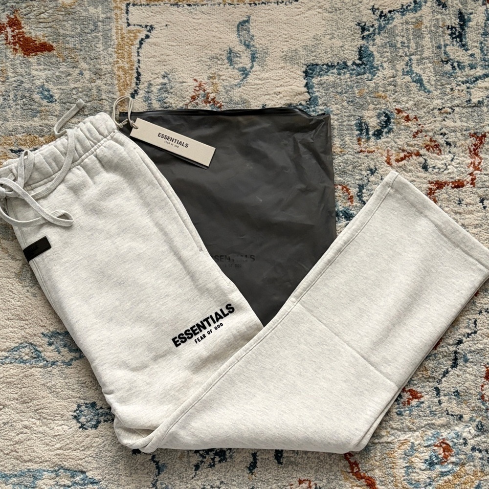 Essentials Fear Of God Relaxed Sweatpants Light Oatmeal Size M - Picture 2 of 6